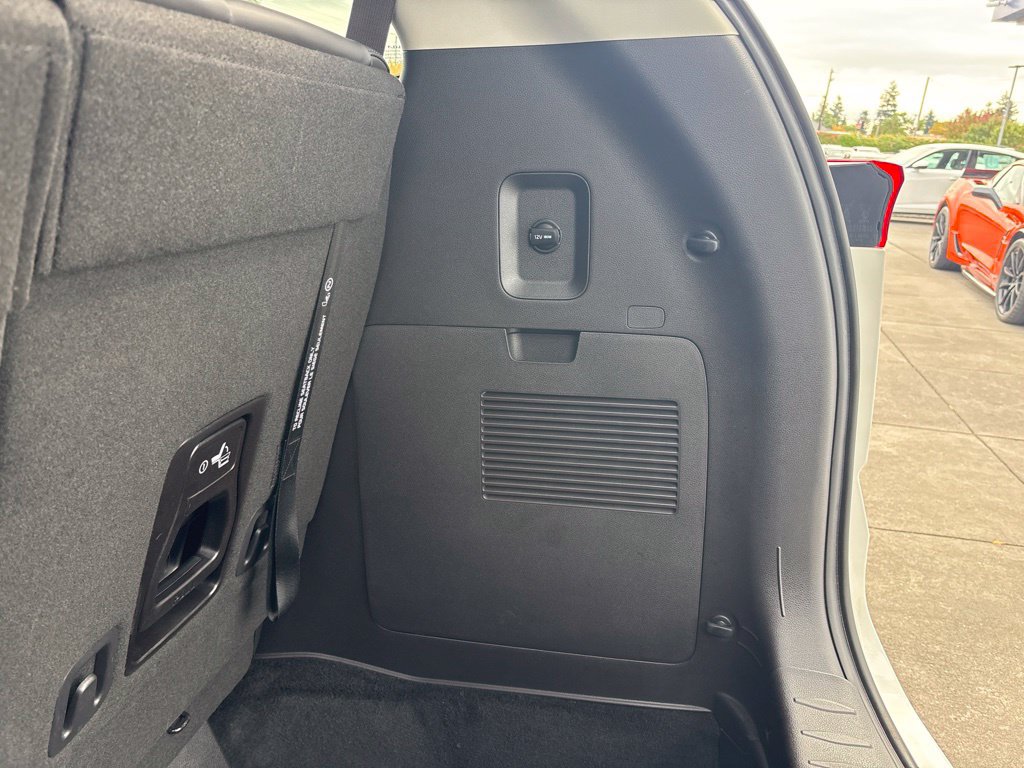 Used 2024 Kia Carnival LX FWD image 29