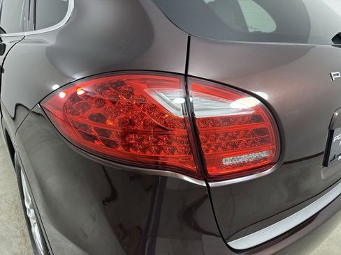 Certified 2014 Porsche Cayenne AWD/4WD image 17