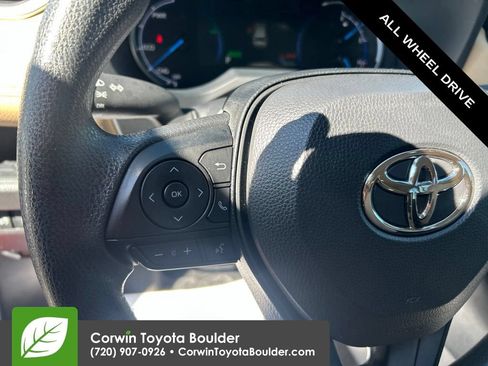 Used 2025 Toyota RAV4 LE AWD/4WD image 27