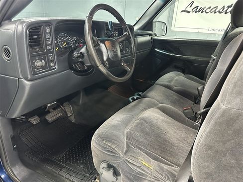 Used 2001 Chevrolet Silverado 1500 LS w/ Off-Road Chassis Pkg AWD/4WD image 2