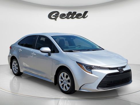 Certified 2023 Toyota Corolla LE FWD image 3