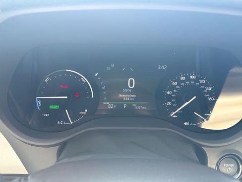 Used 2025 Toyota Sienna XLE image 15