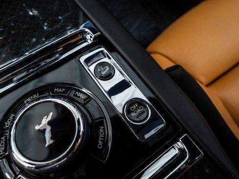 Used 2022 Rolls-Royce Cullinan Black Badge image 59