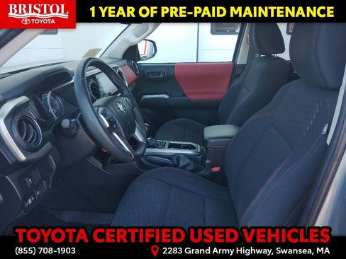 Certified 2022 Toyota Tacoma SR5 AWD/4WD image 15