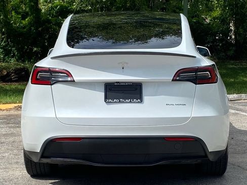 Used 2023 Tesla Model Y AWD image 7