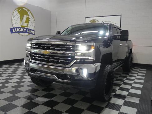 Used 2018 Chevrolet Silverado 1500 LTZ AWD/4WD image 4