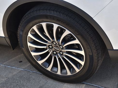 Used 2022 Lincoln Aviator Reserve w/ Equipment Group 201A AWD/4WD image 13