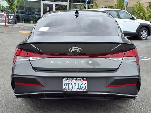 Certified 2025 Hyundai Elantra Sport FWD image 5