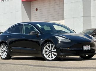 Used 2018 Tesla Model 3 Mid Range RWD video 2