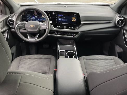 Used 2025 Chevrolet Equinox LT image 10