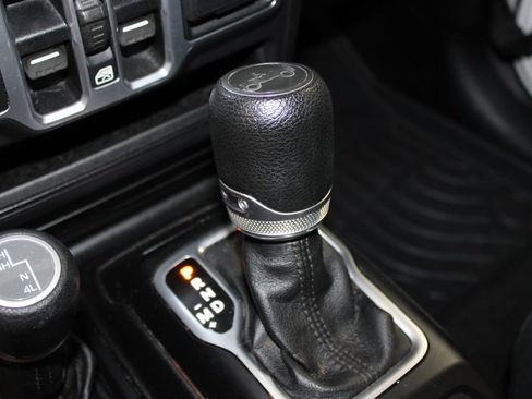 Used 2018 Jeep Wrangler Unlimited Sport S AWD/4WD image 25