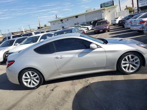Used 2015 Hyundai Genesis 3.8 image 8