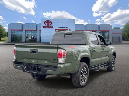 Certified 2022 Toyota Tacoma TRD Sport w/ TRD Premium Sport Package AWD/4WD image 7