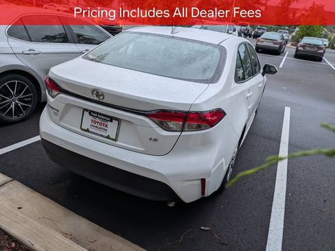 Used 2025 Toyota Corolla LE FWD image 8