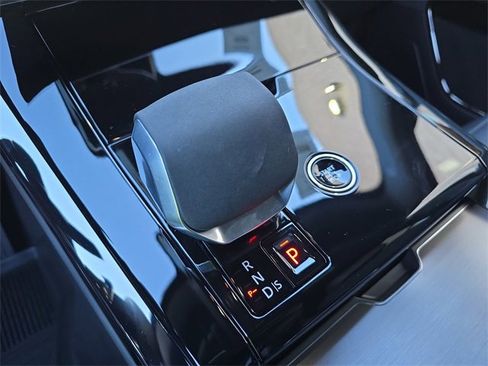 New 2025 Land Rover Range Rover Sport SE image 16