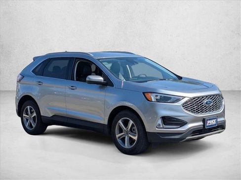 Used 2023 Ford Edge SEL w/ Convenience Package AWD/4WD image 3