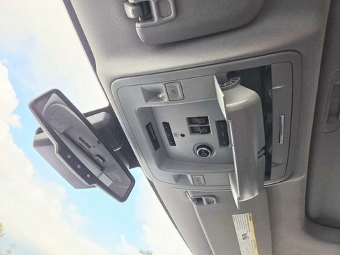 Used 2020 Chevrolet Suburban Premier w/ Premier 6.2L Value Package image 33