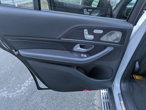 New 2026 Mercedes-Benz GLS 580 4MATIC image 17
