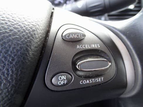 Used 2018 INFINITI Q70 L 3.7 image 22