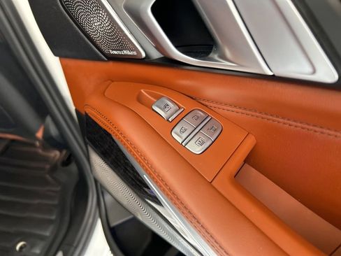 Used 2022 BMW X7 M50i image 36