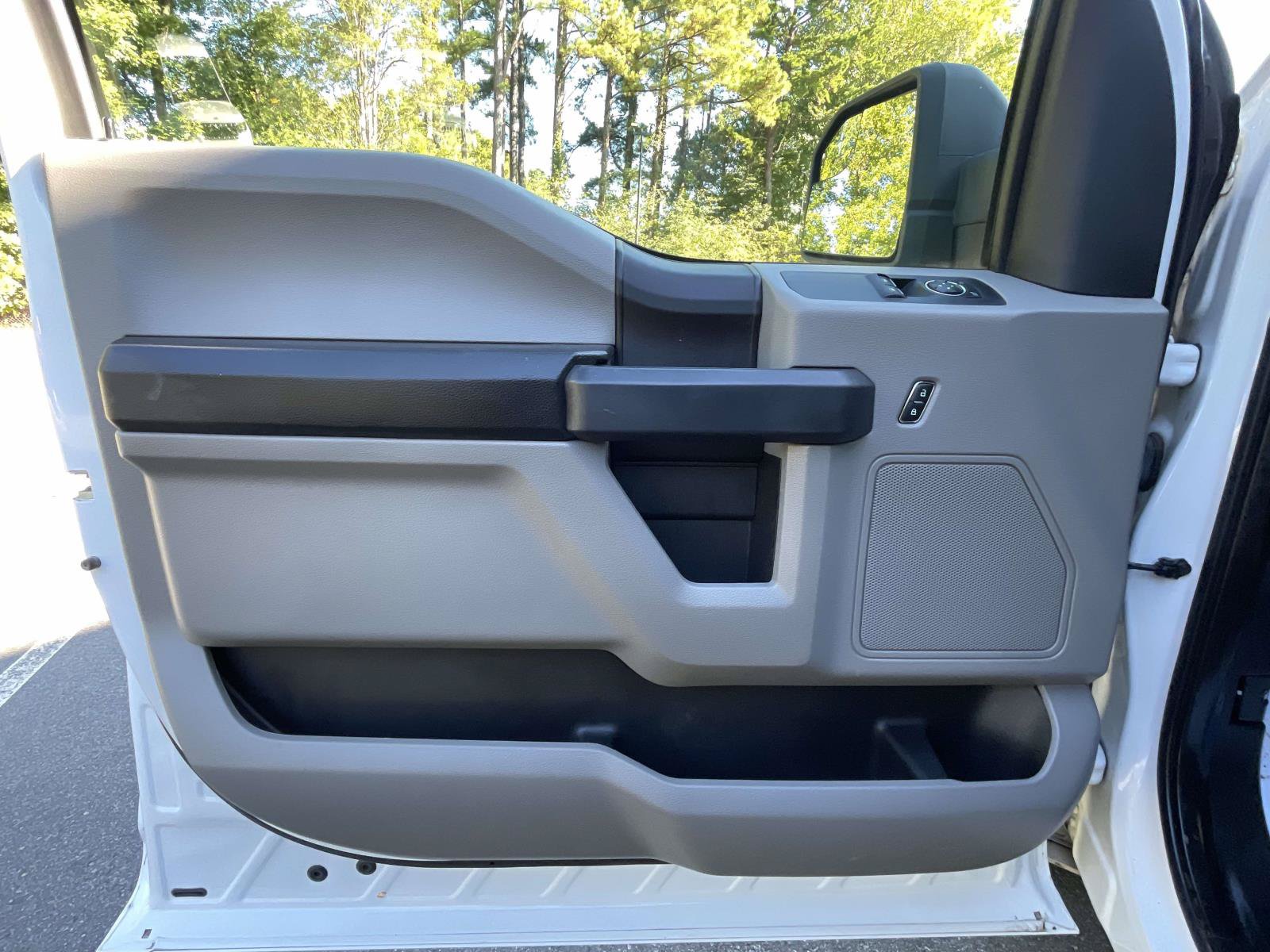 Used 2016 Ford F150 XL w/ Equipment Group 101A Mid RWD image 12