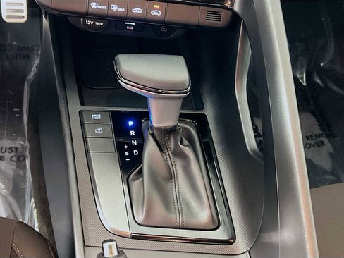 Used 2025 Hyundai Elantra Sport image 16