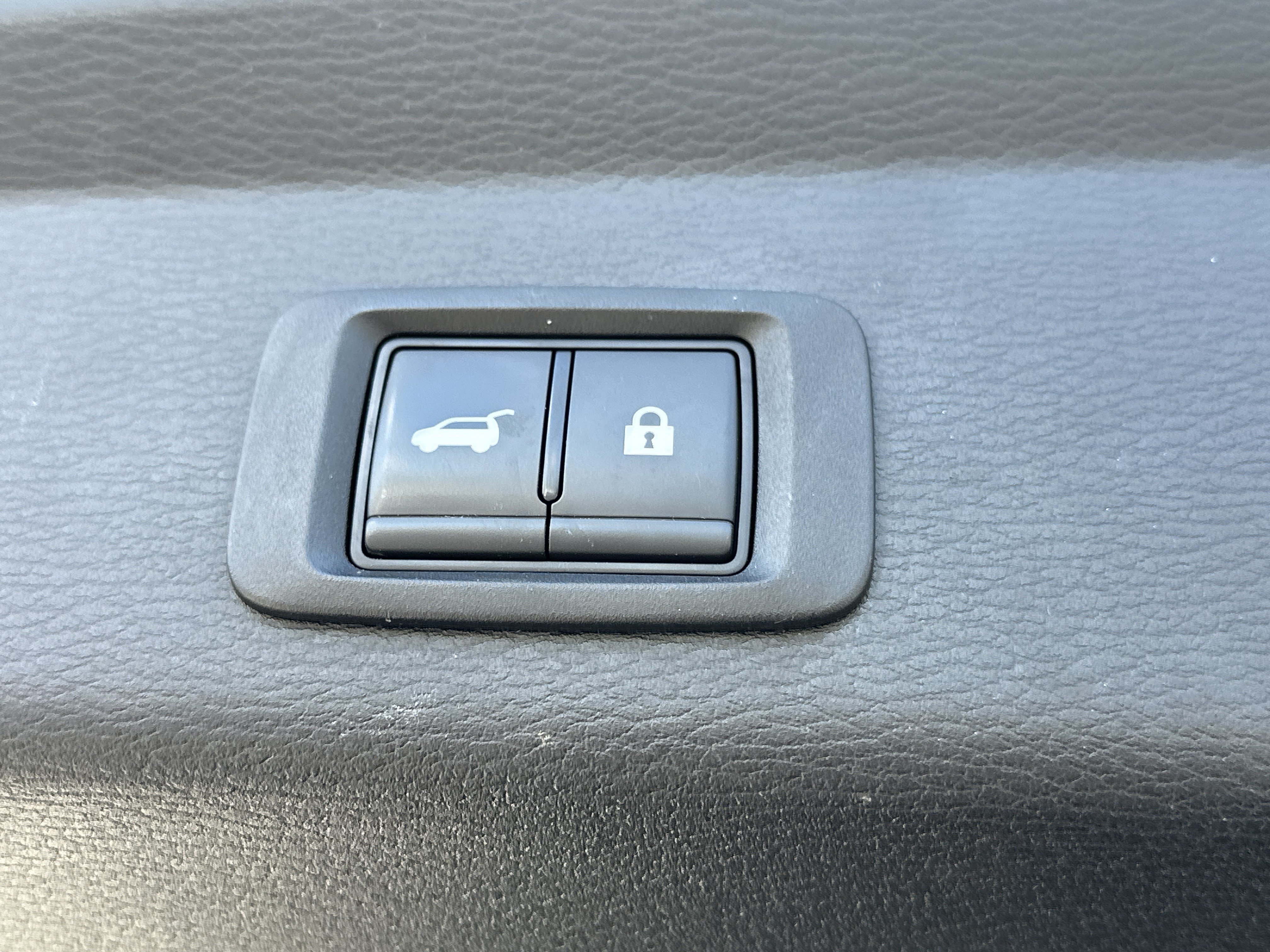 Used 2023 Mitsubishi Outlander SE FWD image 15
