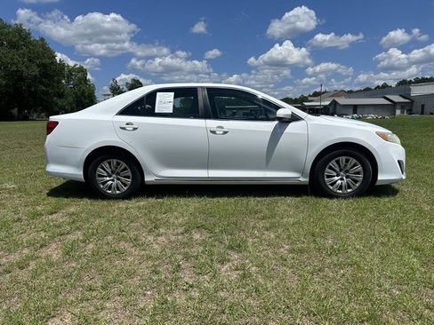 Used 2014 Toyota Camry LE FWD image 4