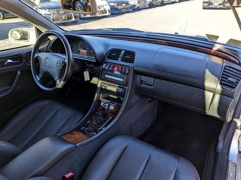 Used 2002 Mercedes-Benz CLK 320 Cabriolet image 32