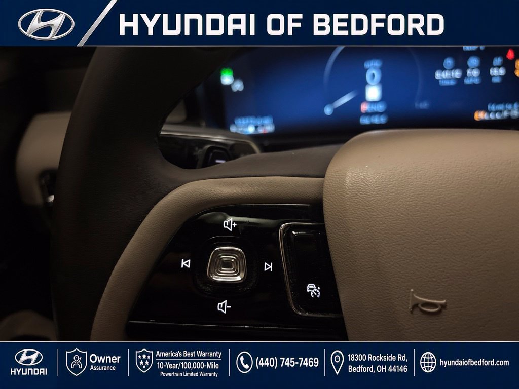 Used 2023 Lincoln Corsair AWD w/ Equipment Group 101A image 23