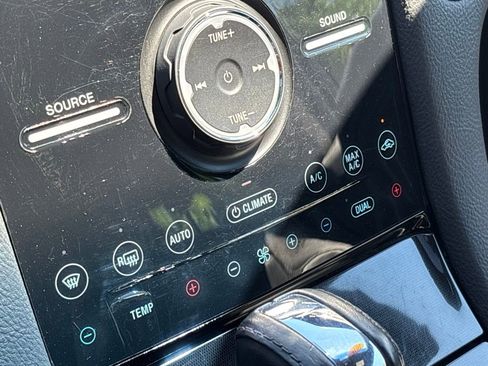 Used 2018 Ford Taurus SHO AWD/4WD image 36