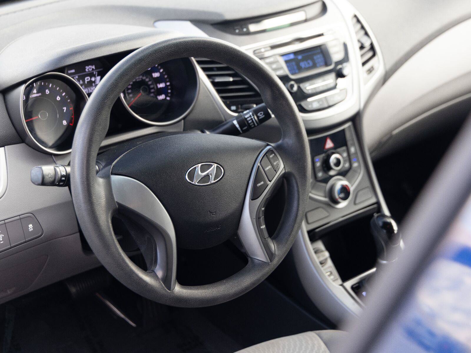 Used 2016 Hyundai Elantra SE FWD image 11