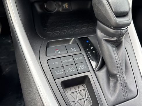Used 2025 Toyota RAV4 LE image 20