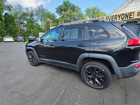 Used 2016 Jeep Cherokee Trailhawk w/ Cold Weather Group AWD/4WD image 5