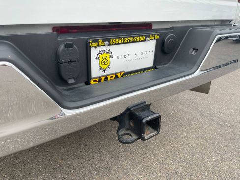 Used 2022 Chevrolet Silverado 3500 LT w/ Convenience Package image 13