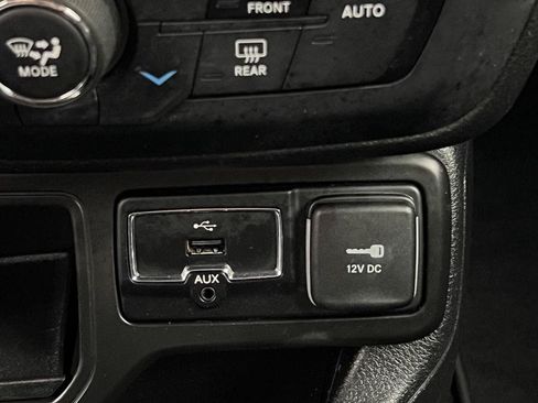 Used 2019 Jeep Renegade Altitude w/ Quick Order Package 2XM FWD image 9