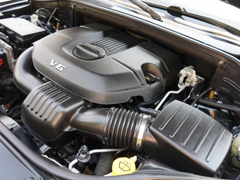 Used 2014 Jeep Grand Cherokee Overland AWD/4WD image 10