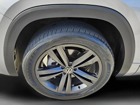 Used 2022 Volkswagen Atlas Cross Sport SEL R-Line w/ Cross Sport MDO Package image 40