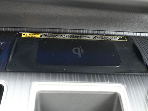 Used 2022 Toyota Sienna XLE Woodland Edition image 24