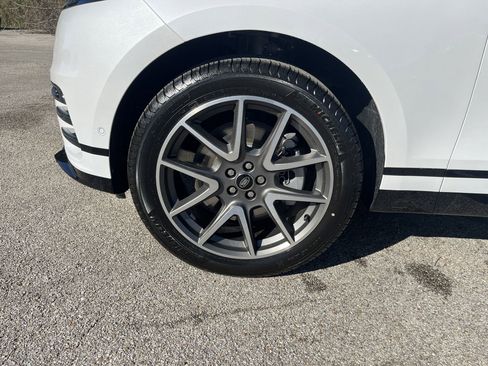 Used 2026 Land Rover Range Rover Velar Dynamic SE image 11