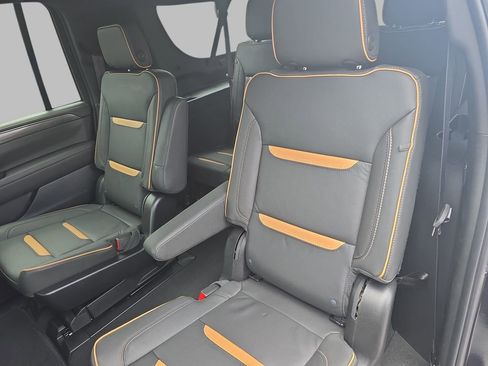 Certified 2024 GMC Yukon XL AT4 w/ AT4 Premium Plus Package AWD/4WD image 15