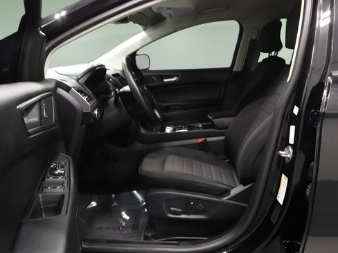 Used 2020 Ford Edge SE FWD image 11