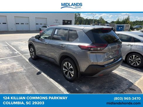 Used 2023 Nissan Rogue SV FWD image 2