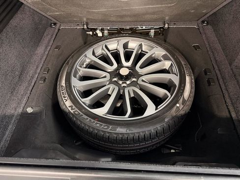 Used 2020 Land Rover Range Rover Long Wheelbase HSE image 41