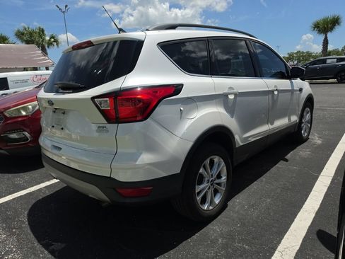Used 2019 Ford Escape SEL FWD image 16