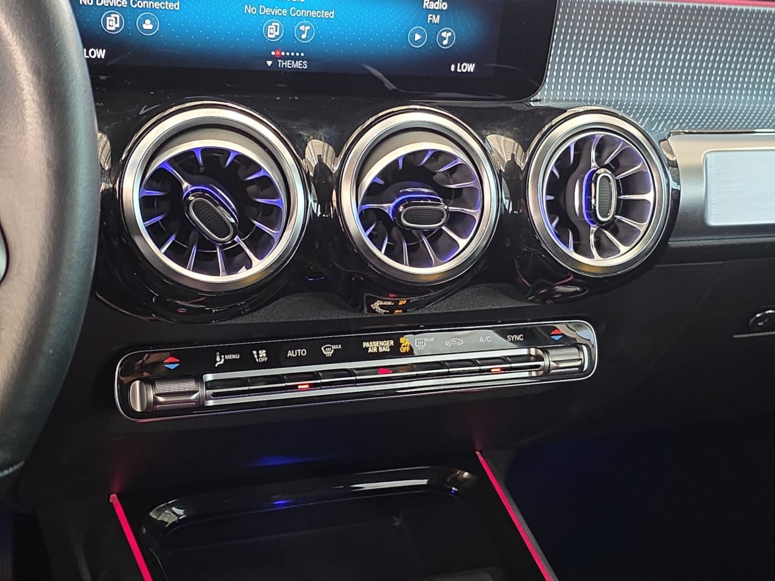 Used 2022 Mercedes-Benz GLB 250 4MATIC image 19