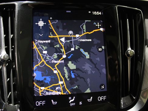 Used 2021 Volvo V60 T5 Cross Country w/ Climate Package image 30