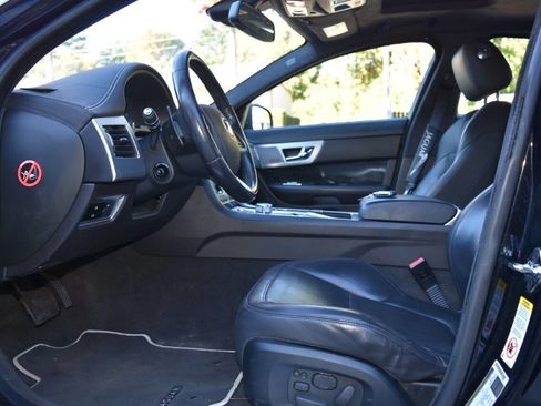 Used 2013 Jaguar XF 3.0 image 34