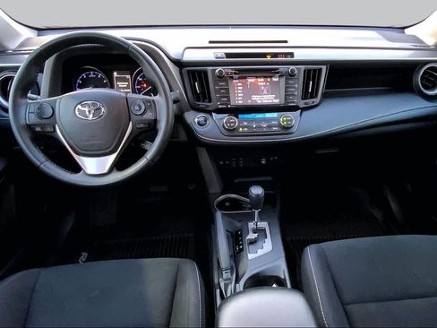 Used 2018 Toyota RAV4 XLE AWD/4WD image 15