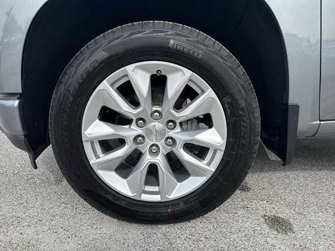 Used 2020 Chevrolet Silverado 1500 Custom w/ Custom Value Package image 12